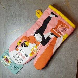 A'La Mode Graphic Oven Mitt NWT